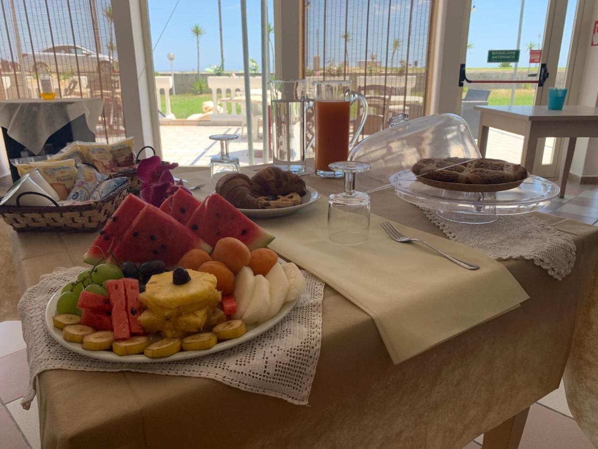 Hotel Rivabella Davoli Εξωτερικό φωτογραφία