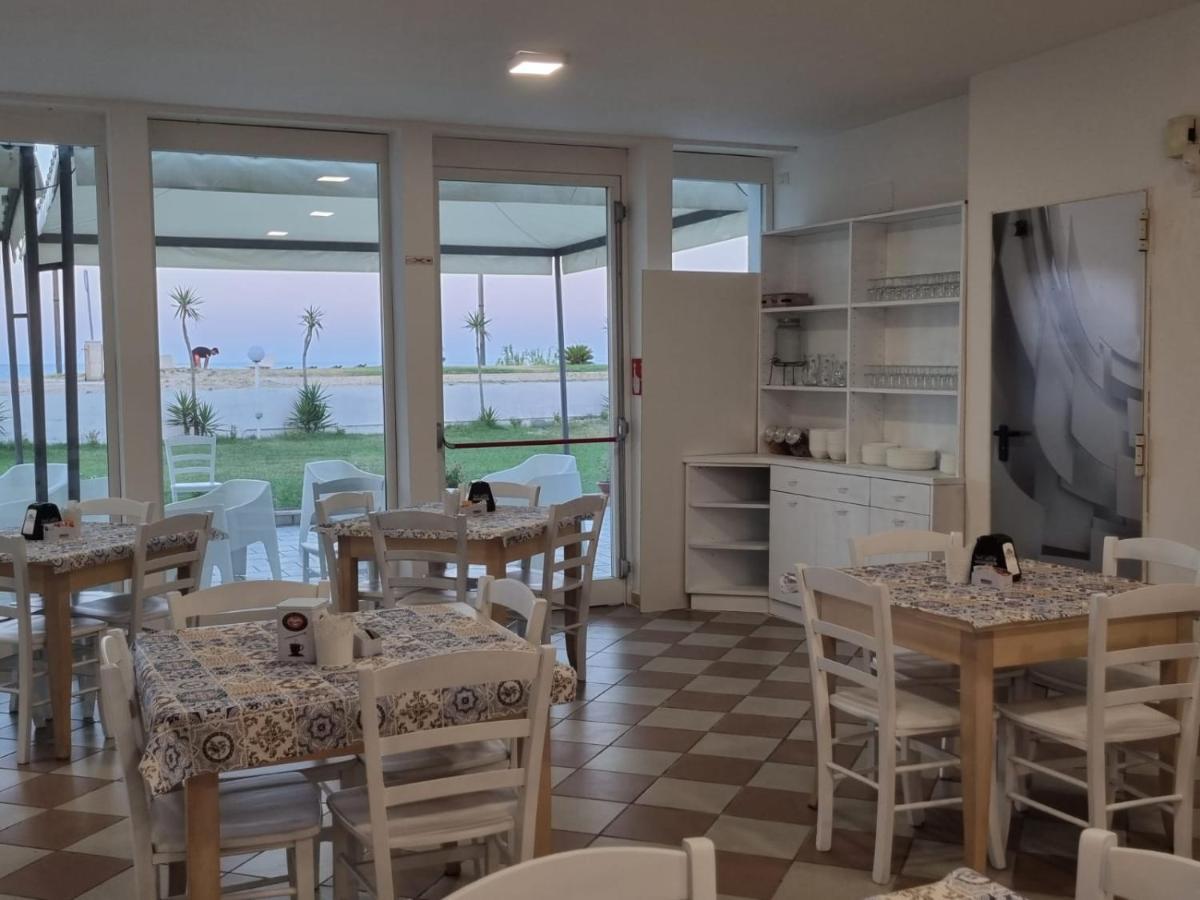 Hotel Rivabella Davoli Εξωτερικό φωτογραφία