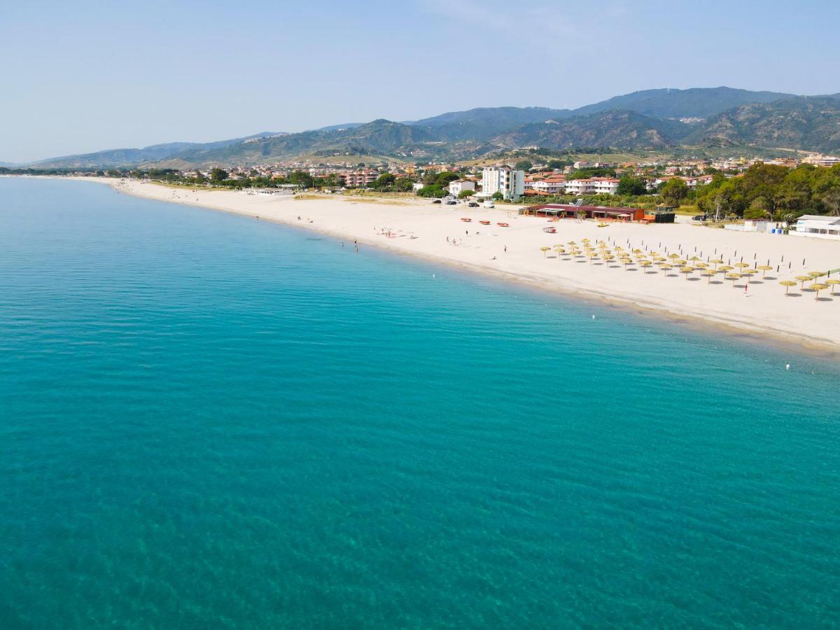 Hotel Rivabella Davoli Εξωτερικό φωτογραφία