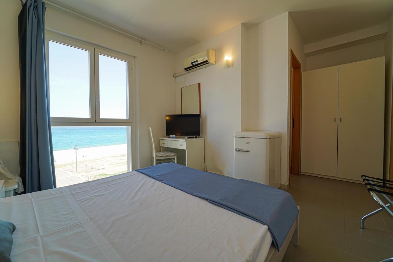 Hotel Rivabella Davoli Εξωτερικό φωτογραφία