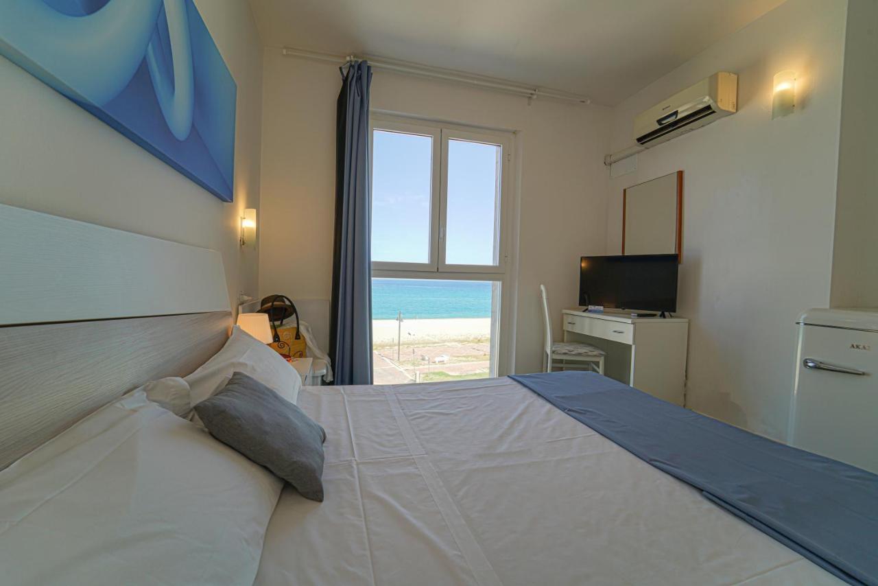 Hotel Rivabella Davoli Εξωτερικό φωτογραφία