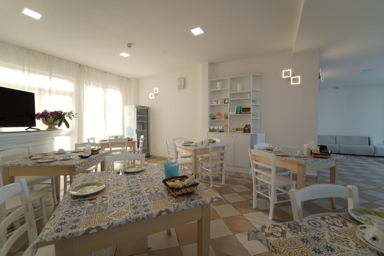 Hotel Rivabella Davoli Εξωτερικό φωτογραφία